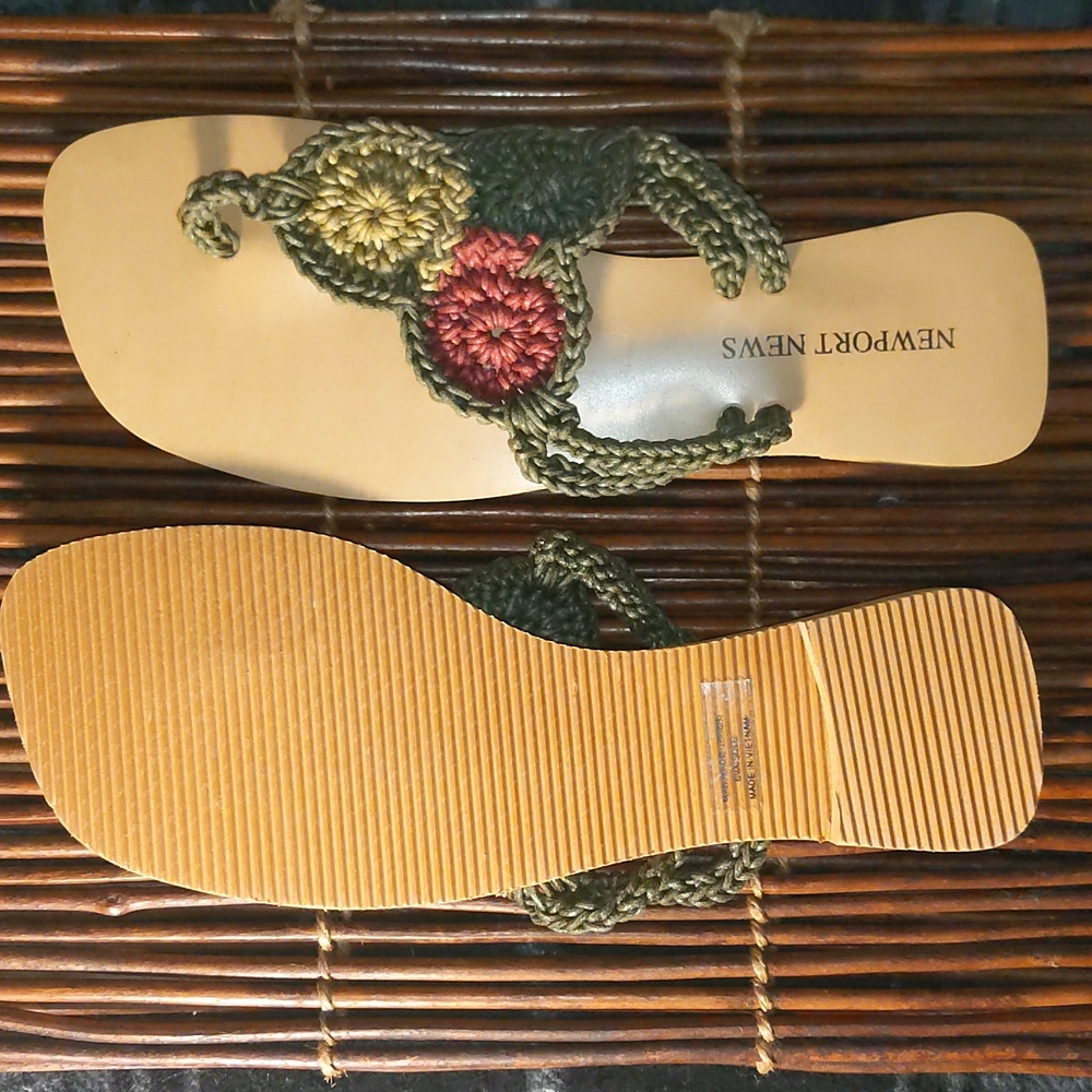 Newport News Sandals Size 6